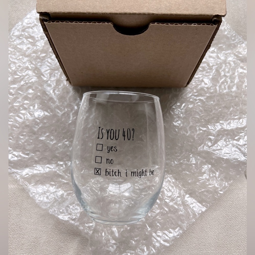 New in box! 40th birthday wine glass - Picture 6 of 6